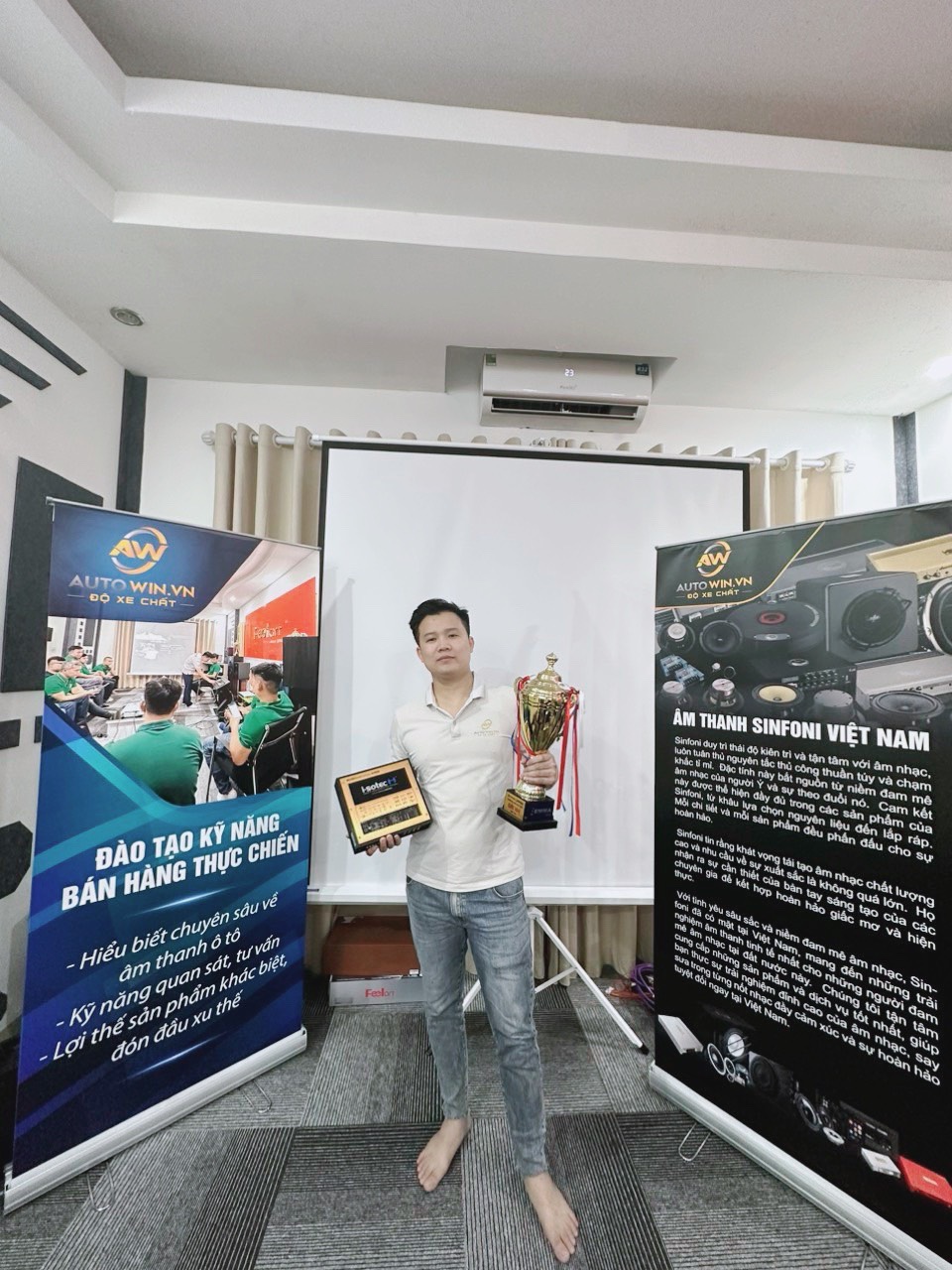 đào tạo âm thanh xe hơi 2024